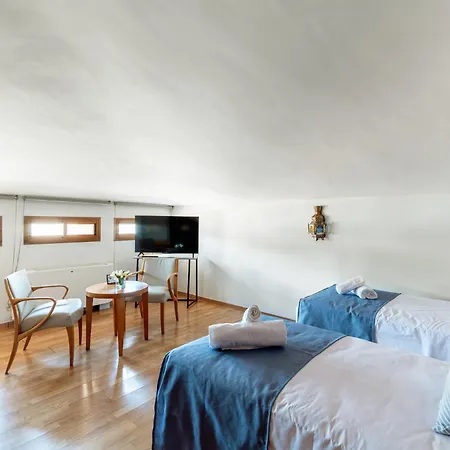 Reina Mora 2* Granada