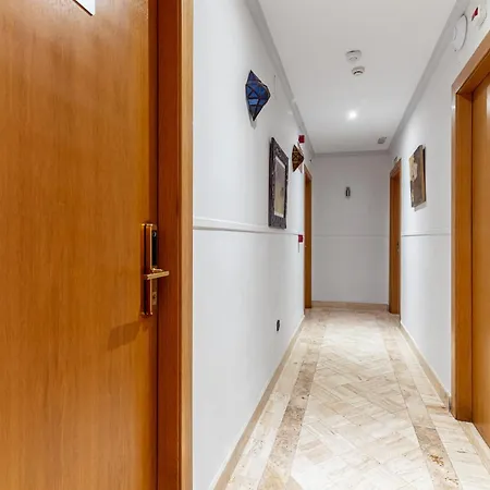 Reina Mora Отель