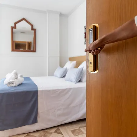 Reina Mora Отель Гранада