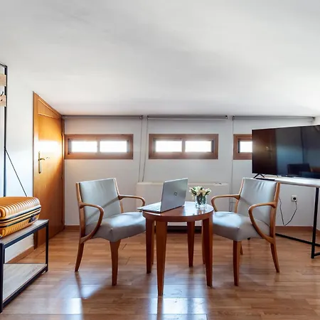 Отель Reina Mora