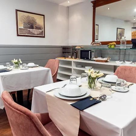 Reina Mora Отель 2*